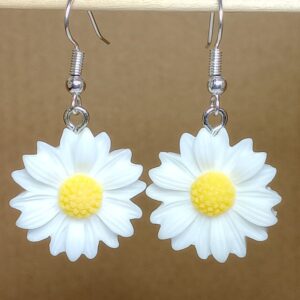 Daisy Earrings - Flower Earrings